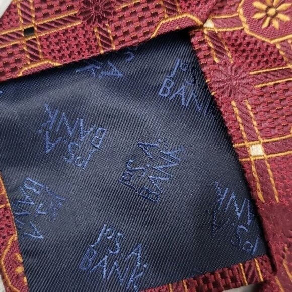 Jos. A. BANK Silk Red Flower Tie Made in Italy - Picture 4 of 8